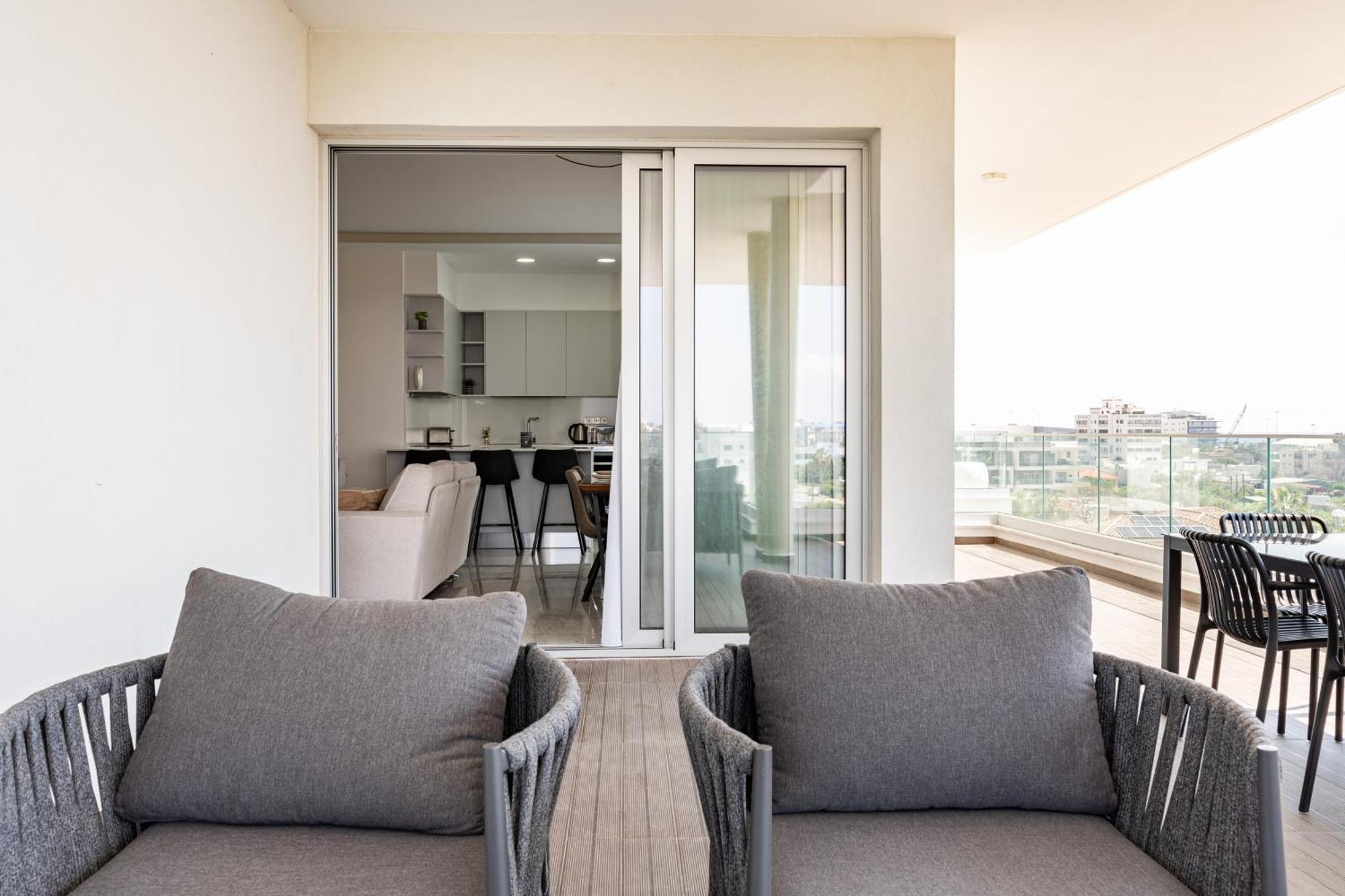 Yamas Urban Living Zakaki Pool Penthouses & Apartments 利马索尔 外观 照片