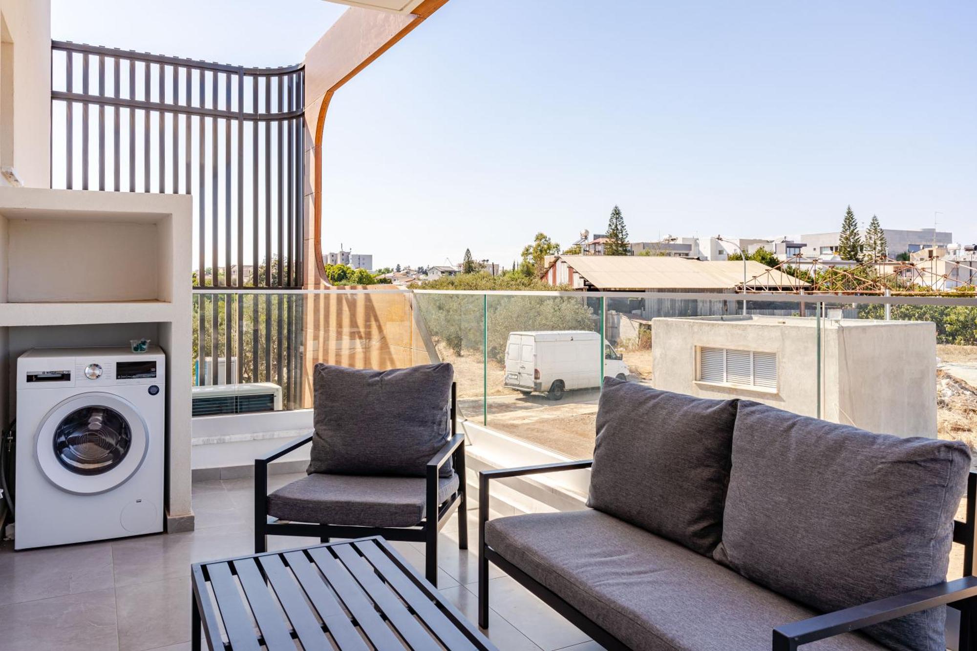 Yamas Urban Living Zakaki Pool Penthouses & Apartments 利马索尔 外观 照片