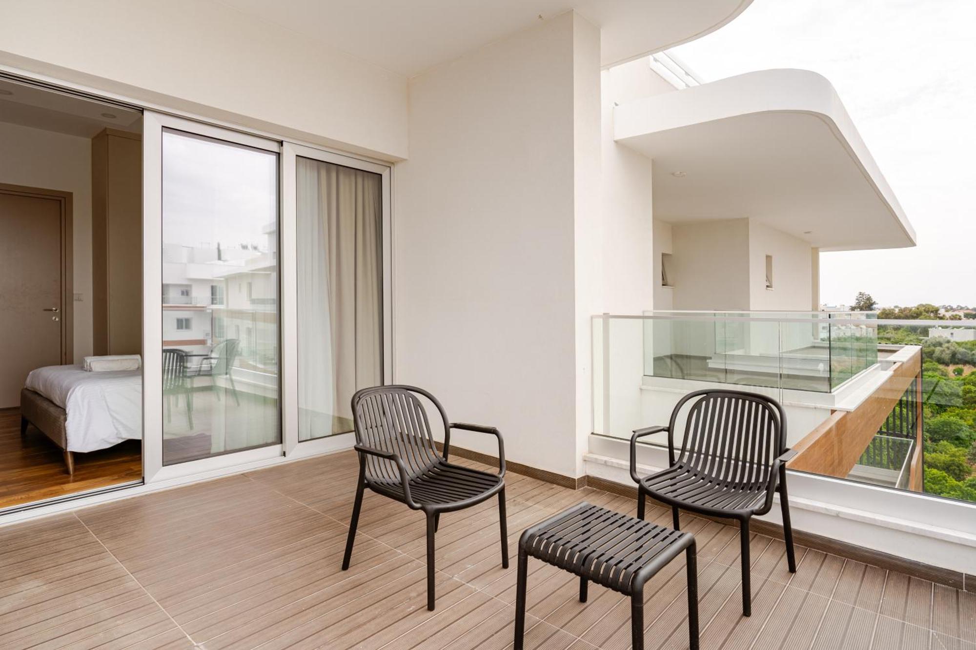 Yamas Urban Living Zakaki Pool Penthouses & Apartments 利马索尔 外观 照片