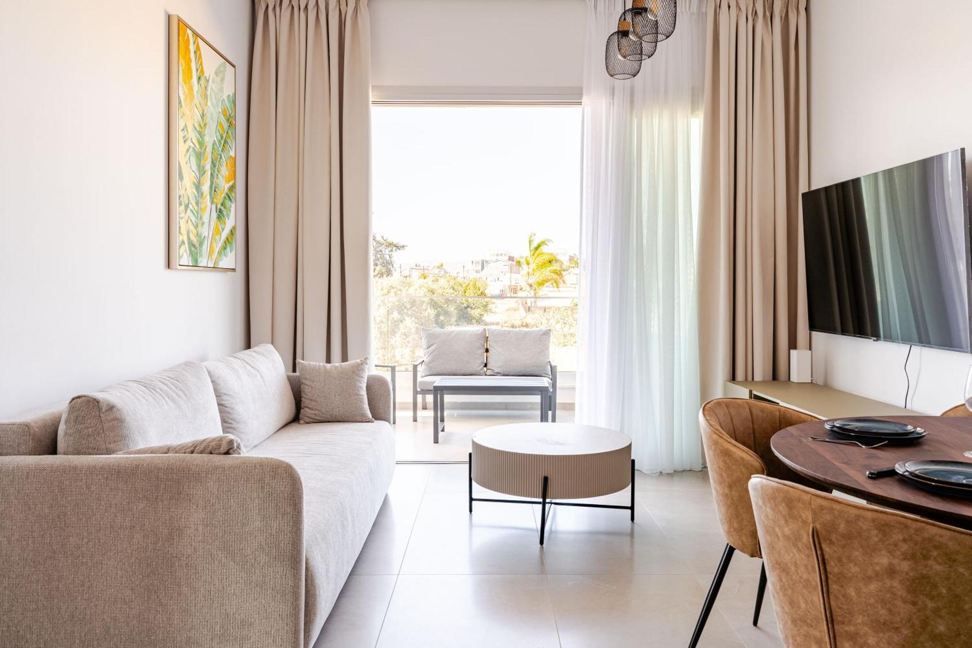 Yamas Urban Living Zakaki Pool Penthouses & Apartments 利马索尔 外观 照片
